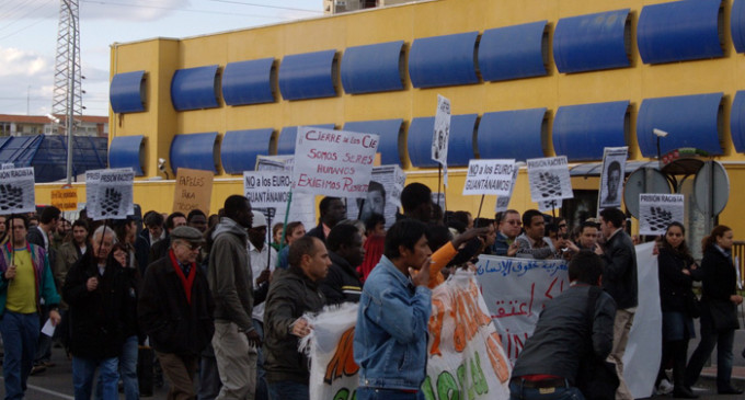 La Justicia cree que se violaron los derechos en el CIE de Aluche tras una falsa alarma por ébola