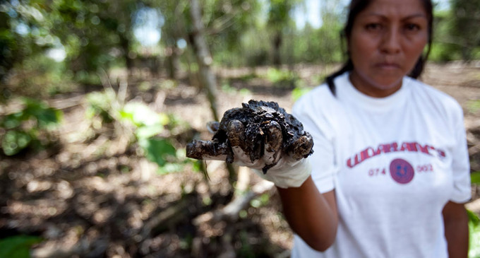 Ecuador pide apoyo en su litigio con Chevron