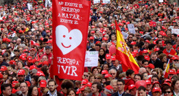 El integrismo católico presiona para evitar la retirada de la ley del aborto