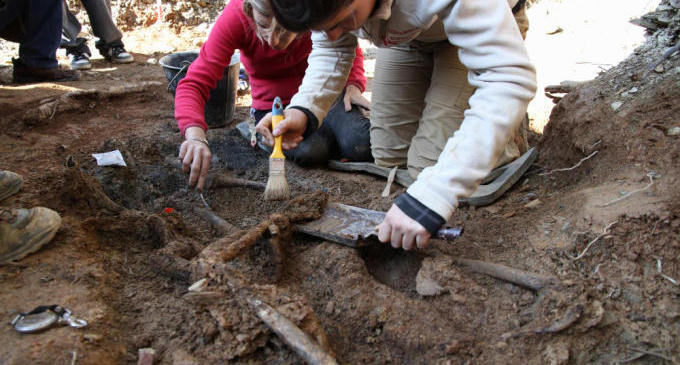 Familiares de fusilados se oponen a la exhumación de una fosa