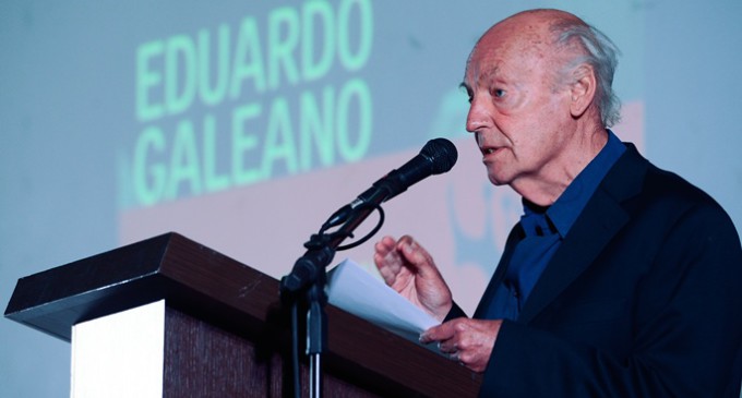 Homenaje a Eduardo Galeano, que ni vendió ni alquiló su escritura