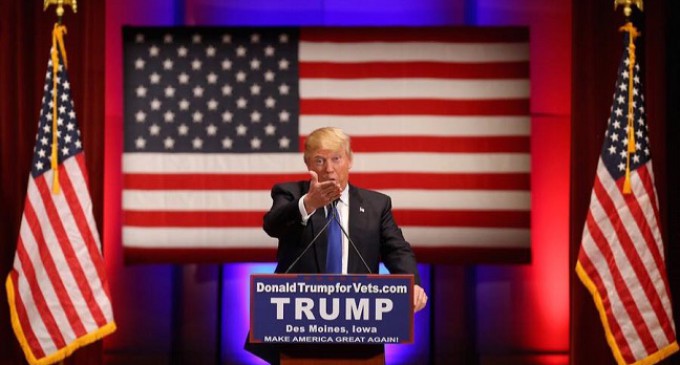 Más de un millón de británicos piden que se prohíba la próxima visita de Trump
