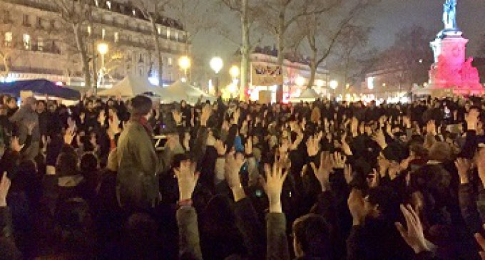 El movimiento de los indignados en Francia se hace fuerte en París