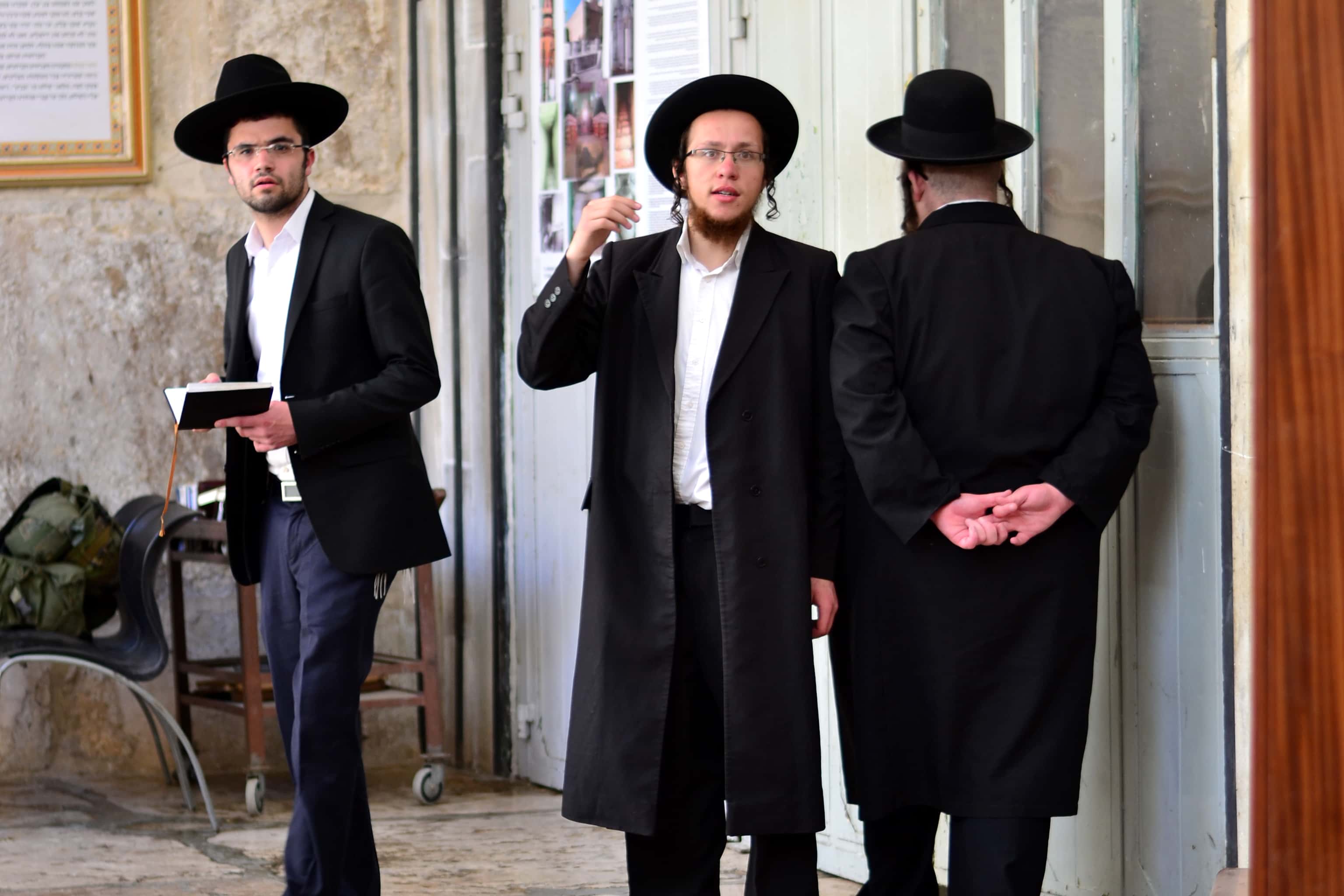 Judíos ortodoxos en un asentamiento en Hebrón, Palestina. Foto: Patribia de Blas.