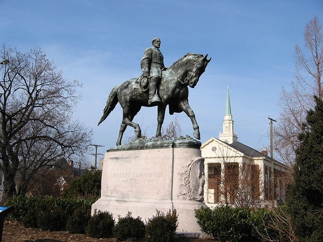 Estatua de Robert E. Lee, en Charlottesville (Virginia / EEUU)