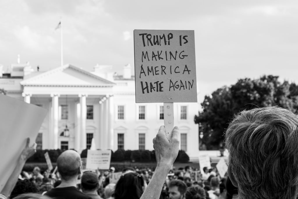 Protesta contra el odio de los supremacistas de Charlottesville. Foto: Michael Sessum (Flickr)