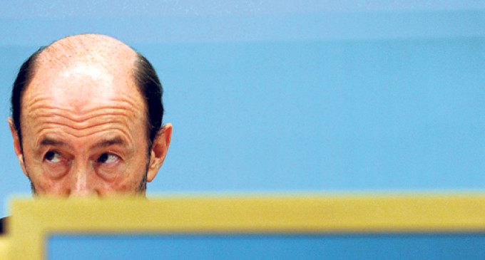 La oposición blanda de Rubalcaba irrita al PSOE