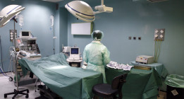 La ley del aborto cumple dos años asfixiada por las autonomías
