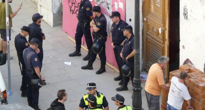 La policía desaloja el centro social Casablanca en Lavapiés