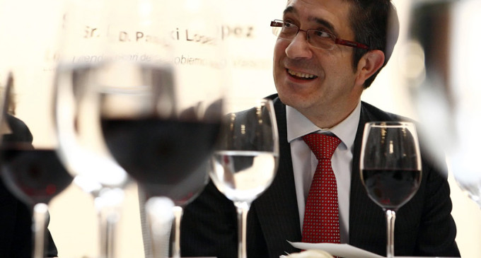 Entrevista a Patxi López: "Si el PNV gobierna, no dudará en hacer recortes en la línea de Rajoy"