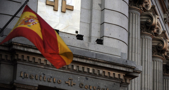 IU denuncia el despilfarro de dinero público en la reunión de directores del Instituto Cervantes