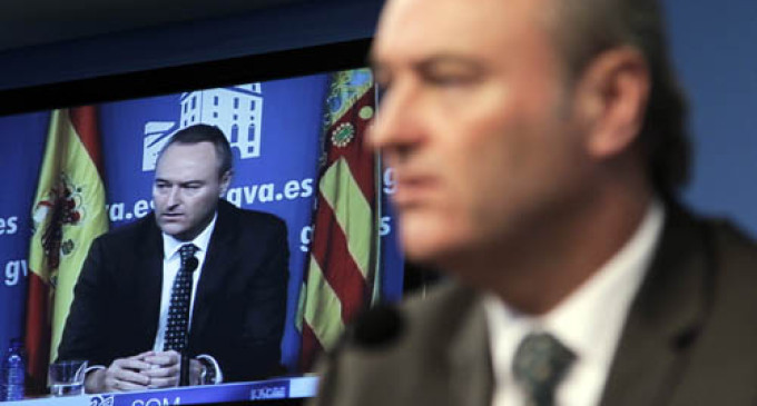 Fabra castiga a los consellers de los impagos
