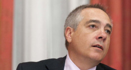 El PSC propone que el Parlament impulse la reforma de la Constitución