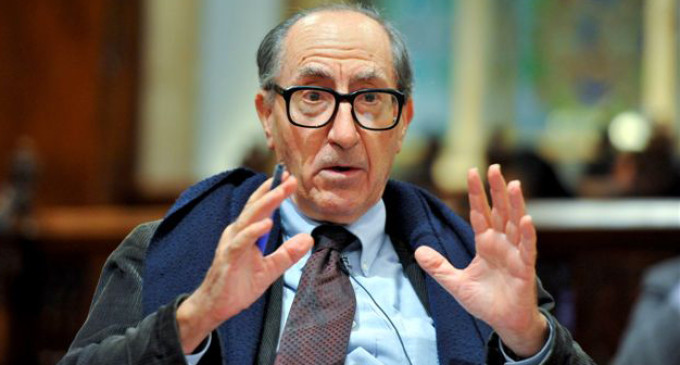 Vicenç Navarro: “Los medios están promoviendo 24 horas al día a la monarquía”