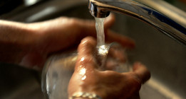 El precio del agua en Murcia triplica al de Valladolid