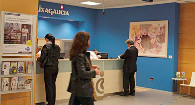 Novacaixagalicia se queda sola en su huelga tras los acuerdos de Bankia y Banco de Valencia