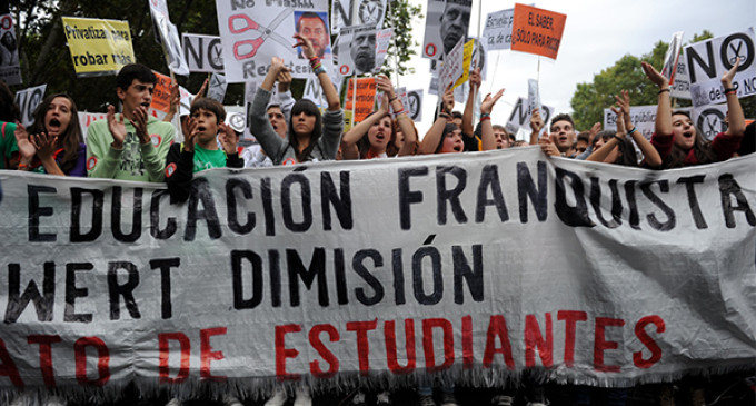“No queremos que Wert nos imponga de nuevo el nacionalcatolicismo en las aulas”