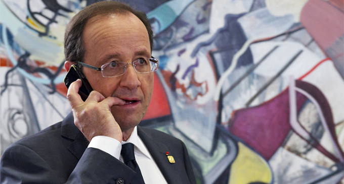 Hollande transforma a Francia en un auxiliar low-cost de la OTAN
