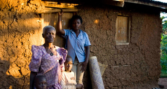Una multinacional deberá devolver la tierra a 400 familias campesinas de Uganda