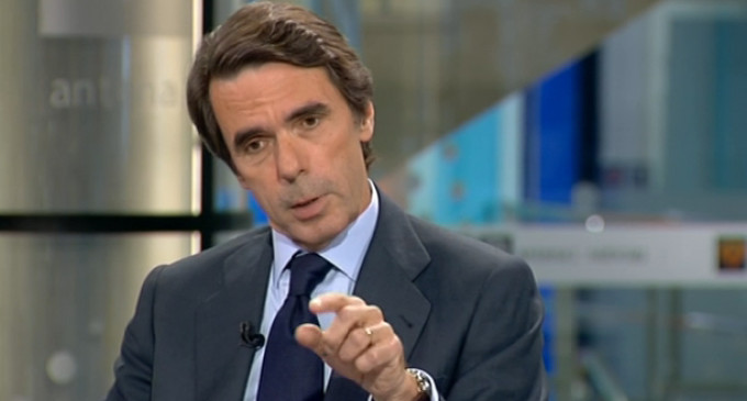 Aznar critica el liderazgo de Rajoy y no descarta volver a la política