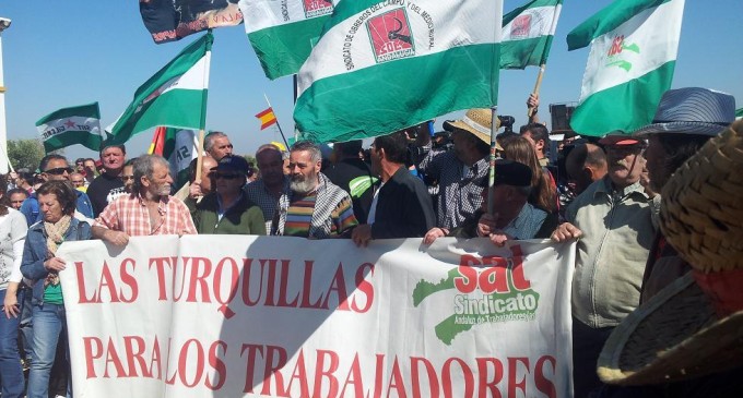 Jornaleros del SAT acampan en la puerta de Las Turquillas indefinidamente
