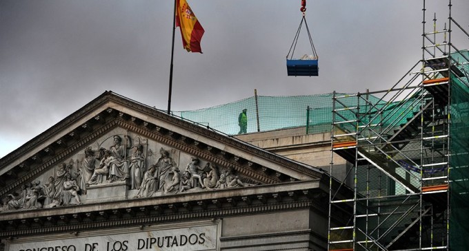 Suprimir el límite de precio de los gintonics del Congreso no supone ningún ahorro