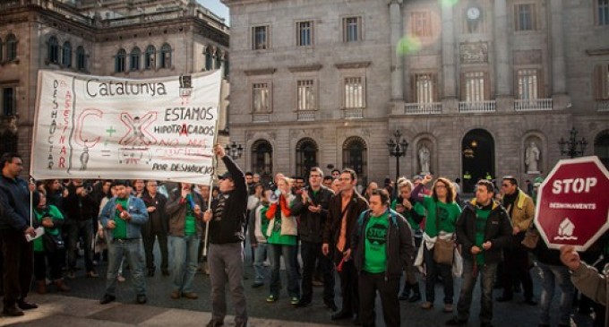 El Parlament investiga la gestión de las cajas catalanas