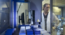 “Vamos a cerrar una de las mejores instituciones científicas de Europa por 25 millones de euros”
