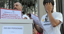 Científicos del CSIC entregan 235.000 firmas para “salvar la institución”