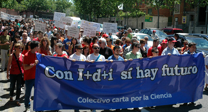 Cien directores del CSIC alertan de que los cierres de centros comenzarán “en semanas”