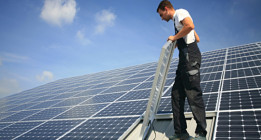 La energía solar produce por primera vez más electricidad que el gas de ciclo combinado