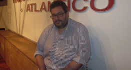 “La supervivencia de los autores pasa por emigrar”