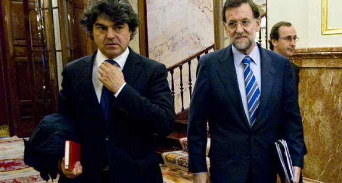 Rajoy achaca a la crisis y la corrupción la debacle en las elecciones del 24-M