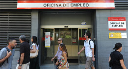 Ayuntamientos del PP pagan 219 euros al mes a parados por jornadas de 7 horas