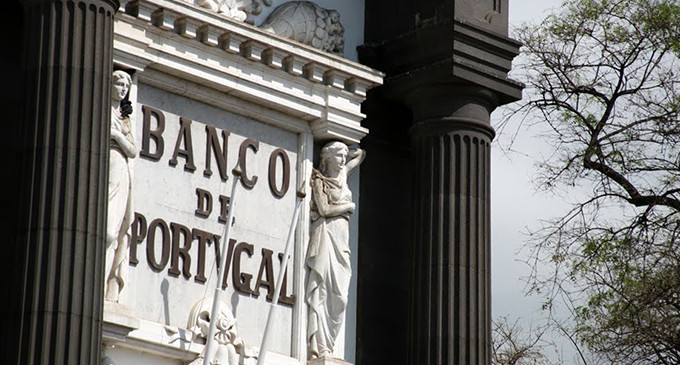 Portugal e Irlanda suben los impuestos a la banca