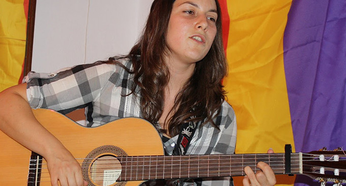 Canto por la memoria en fosas y cunetas