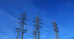 <em>Privatización del sector eléctrico: otra estafa, mismo patrón</em>