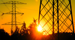 El Congreso debate la reforma energética que sólo defiende el PP