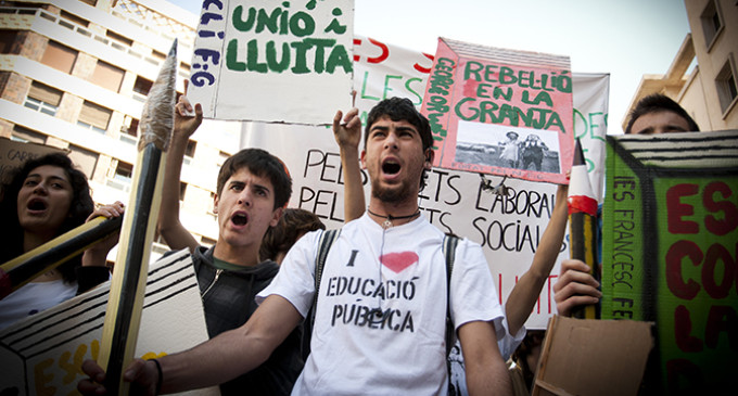 LA FAPA de Valencia remite a Educación más de 8.000 reclamaciones de becas