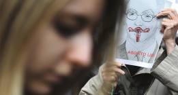 El Gobierno decide hoy si aprueba una ley del aborto marcada por el rechazo social