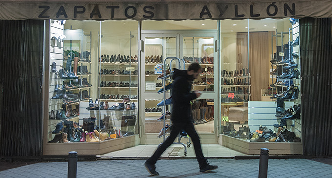 La liberalización de horarios comerciales asfixia a trabajadores y pequeño comercio