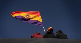 La República ondea en los ayuntamientos del cambio