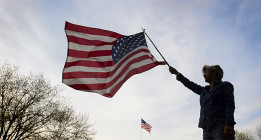 Thomas Frank: “Para el Tea Party Bush no era un conservador”