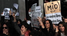 Las mujeres a las que se niega el aborto triplican el riesgo de caer en la pobreza tras parir