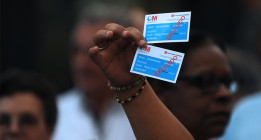 Los parados que estén 90 días fuera de España perderán la tarjeta sanitaria
