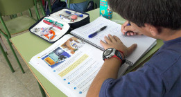El Gobierno recorta casi un 40% las ayudas para libros de texto