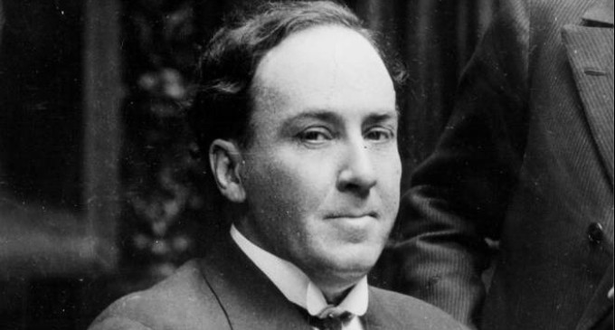 <em>Los días azules de Machado y el sol de su infancia</em>