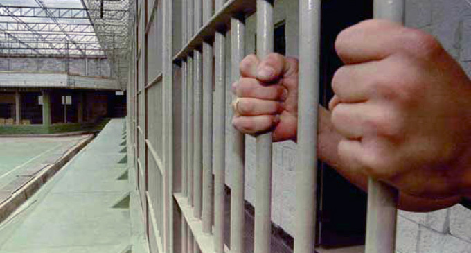 Prisioneros de California ganan la batalla contra la reclusión en aislamiento