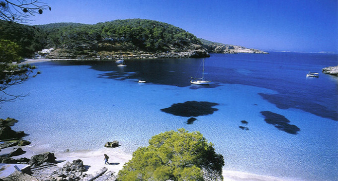 Las prospecciones petroleras amenazan el paraíso en Ibiza y Formentera