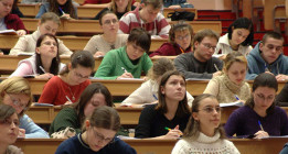 Educación equipara los grados largos, como Medicina o Veterinaria, al nivel de máster